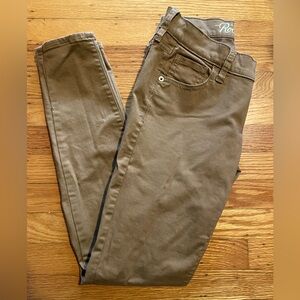 Old Navy Rock Star Skinny, Crème Caramel, size 4 regular